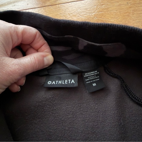 Athleta Triumph Full Zip Jacket Black Gray Camo Size Medium Gym Sport Sweatshirt - Picture 5 of 12